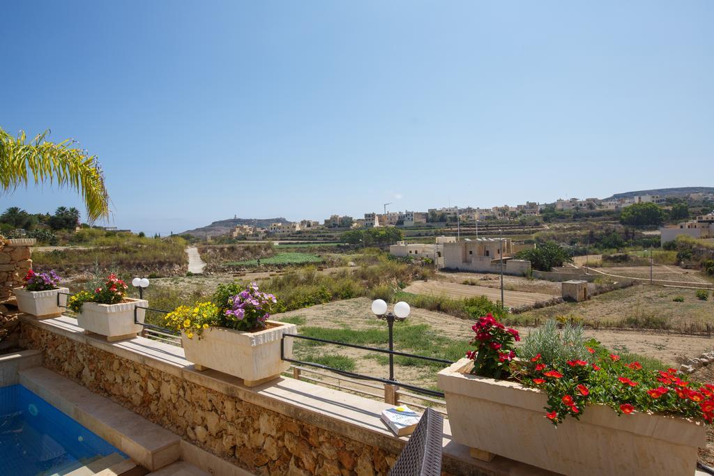 Carini Farmhouses Għarb Habitación foto
